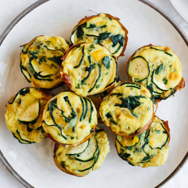 Egg muffins with zucchini and prosciutto make for a healthy, low carb, keto and paleo friendly breakfast egg muffin recipe.