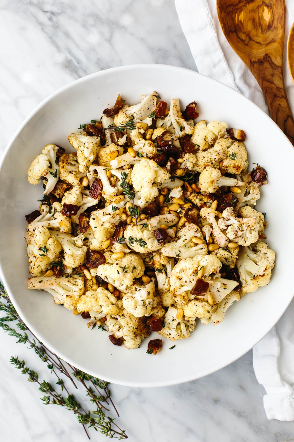 Roasted cauliflower with za'atar spice in a bowl.